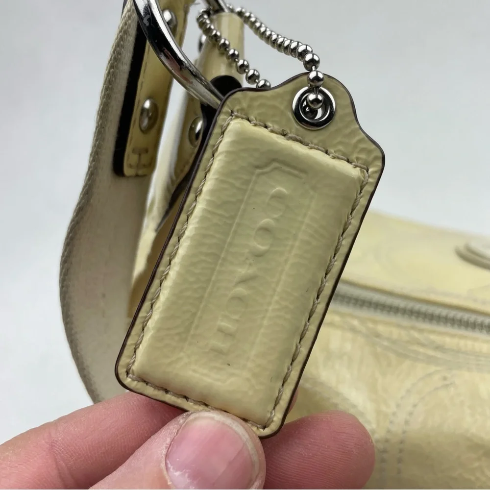 Coach Signature Light Cream Crinkled Patent Leather Zipper Hobo Shoulder